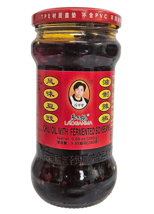 LAO GAN MACHILI OIL WITH BLACK BEAN 老干媽 風味豆豉油制辣椒(280 G)